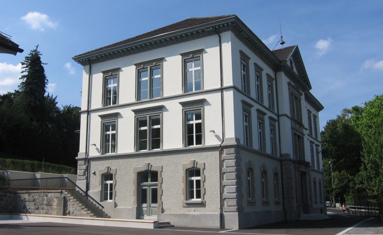 Aussen_Schulhaus_2